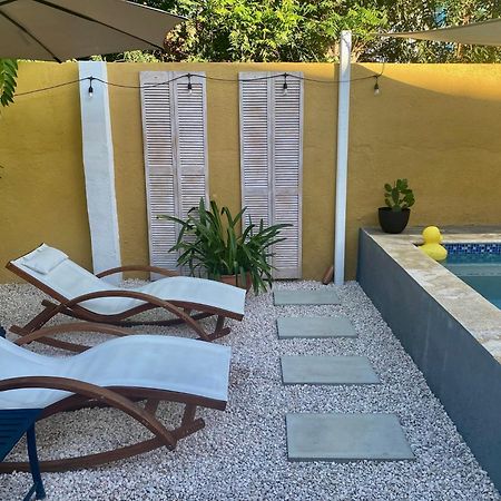 Historic Building The Palm Backyard Studio-Apartment Willemstad, Curacao Feel Home Away From Home Ngoại thất bức ảnh