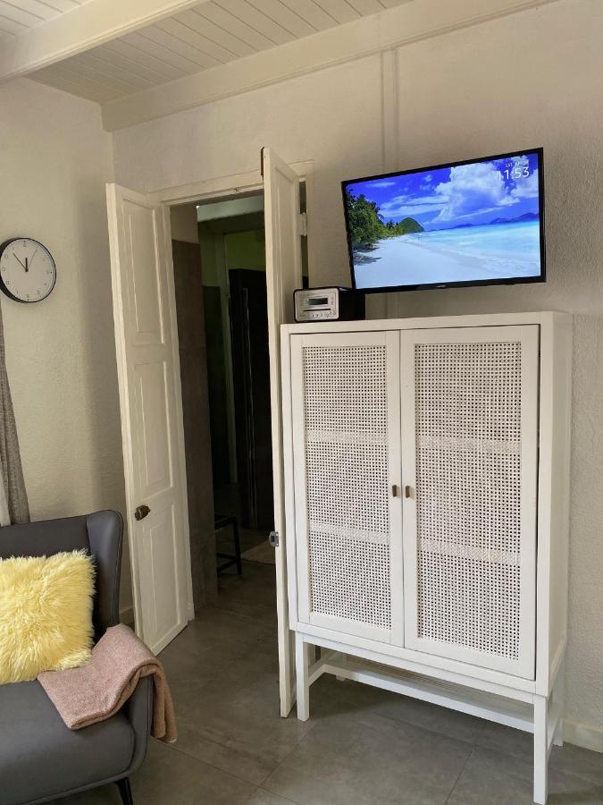 Historic Building The Palm Backyard Studio-Apartment Willemstad, Curacao Feel Home Away From Home Ngoại thất bức ảnh