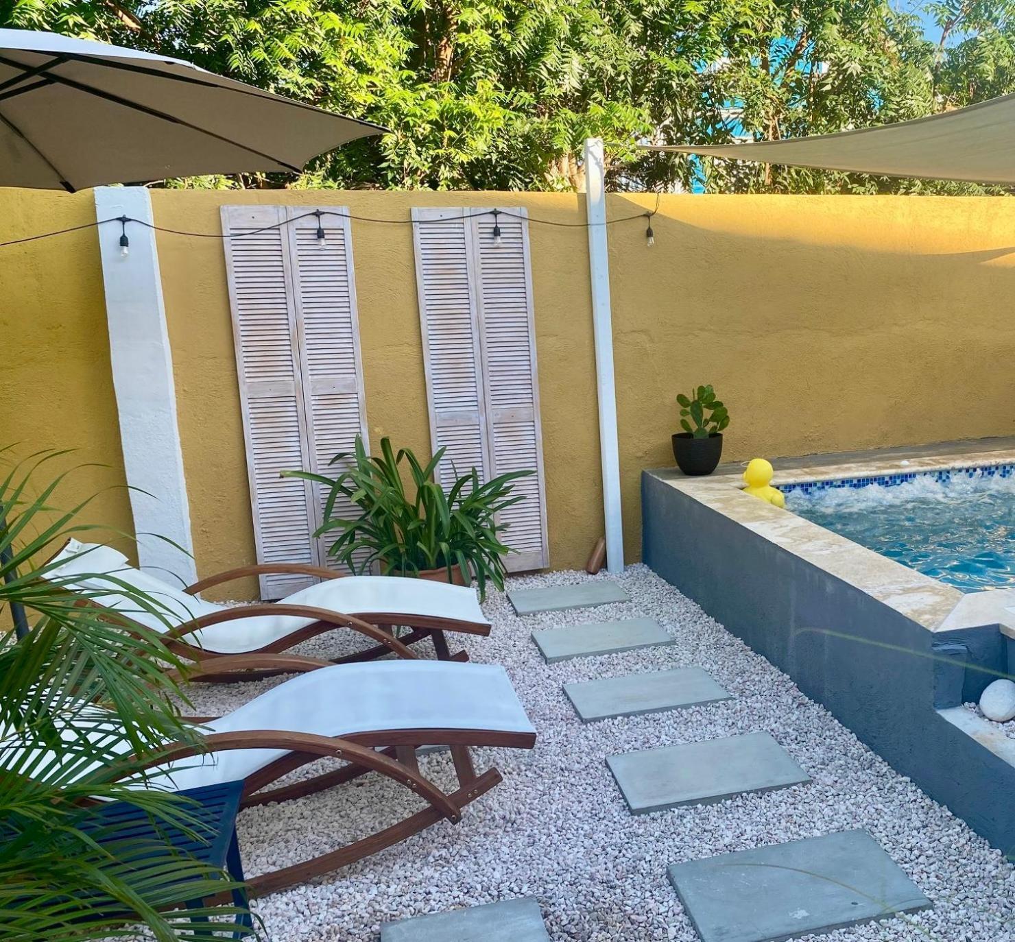 Historic Building The Palm Backyard Studio-Apartment Willemstad, Curacao Feel Home Away From Home Ngoại thất bức ảnh